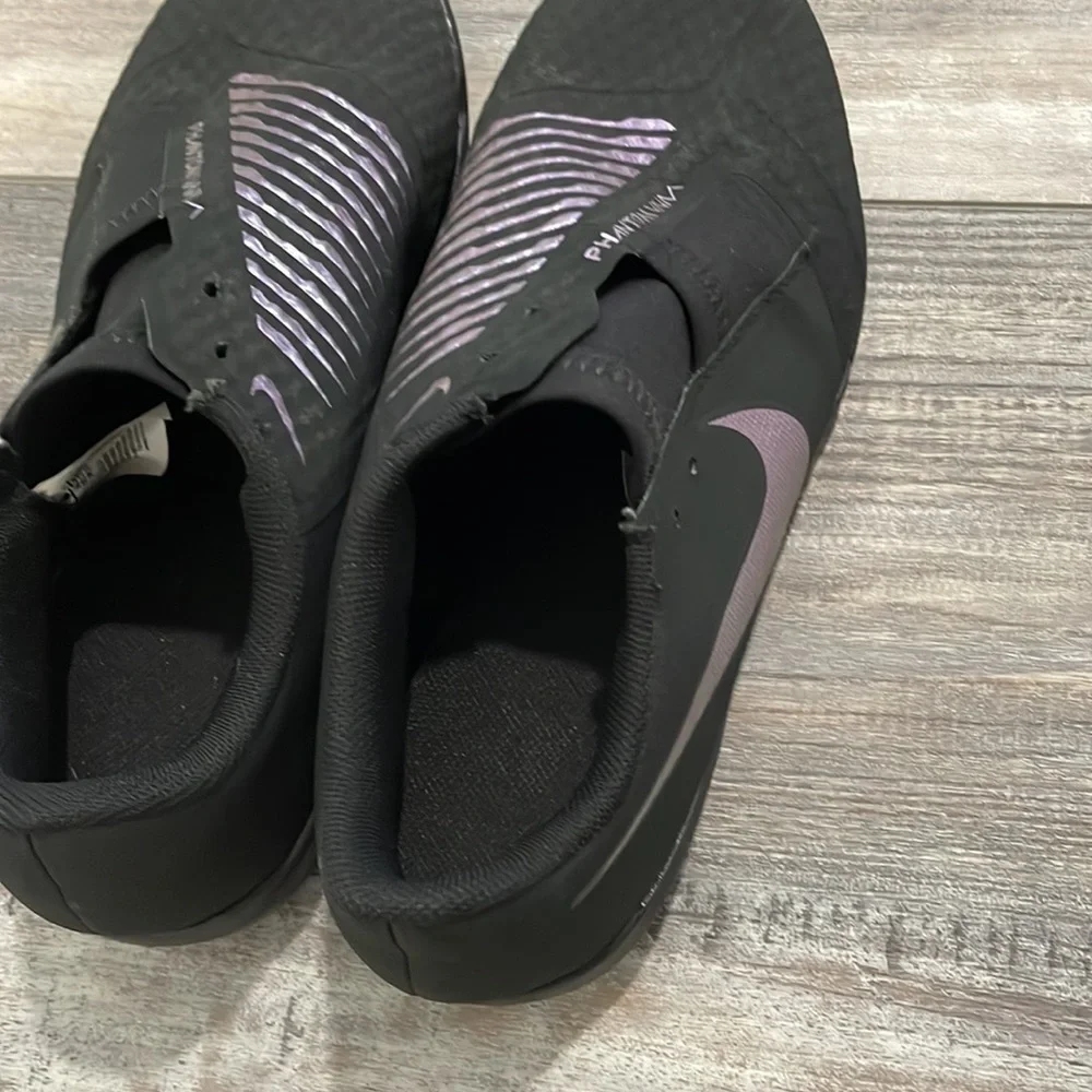 Nike Phantom Venom Indoor Soccer Shoes 5Y